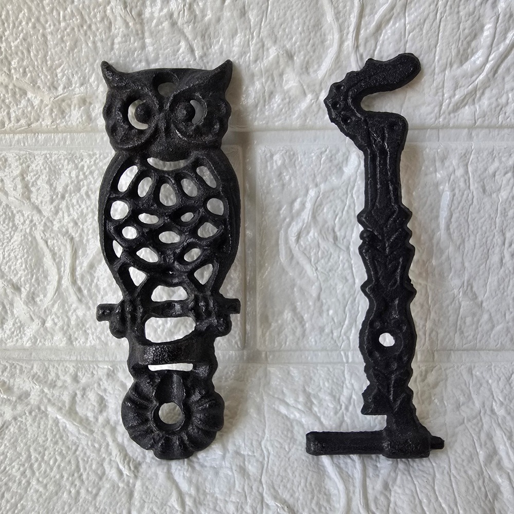 Vintage Cast Iron Owl Swivel Arm Wall Bracket Plant/Lantern Hanger 5"